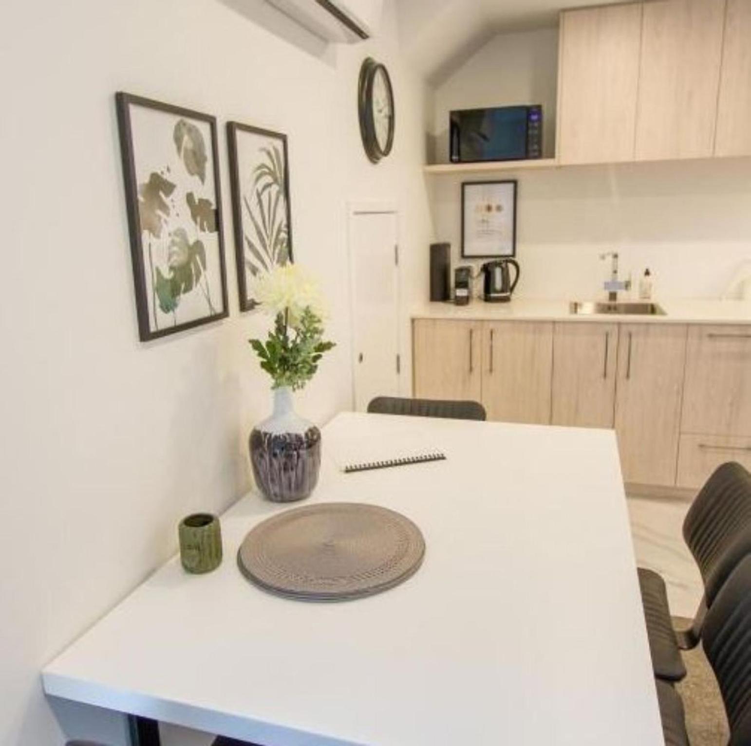 A Touch Of Luxury In Chch Cbd Apartment ไครสต์เชิร์ช ภายนอก รูปภาพ